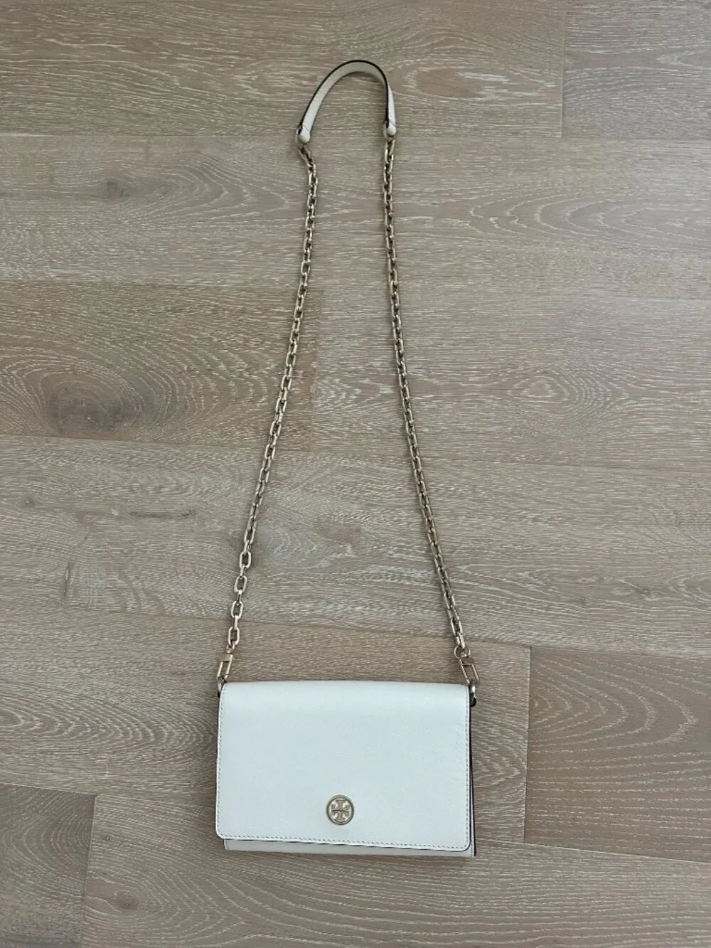 Tory Burch Robinson Chain Wallet Ivory